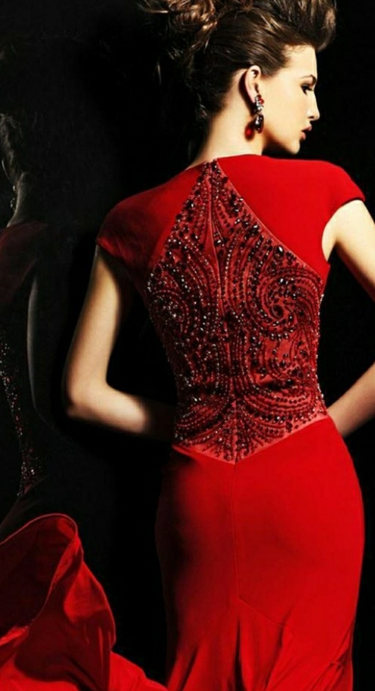 💋 Sherri Hill Red Beaded Gown 💋